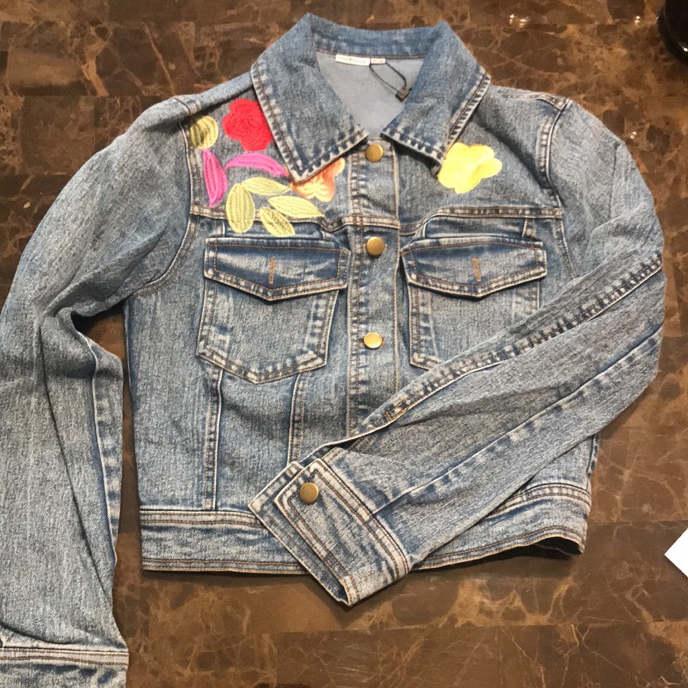 🎉Denim Jean Cropped Jacket with Floral Embroidery! - Picture 6 of 7